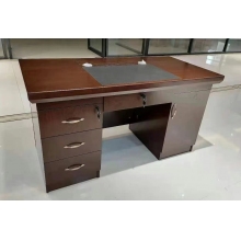 辦公桌